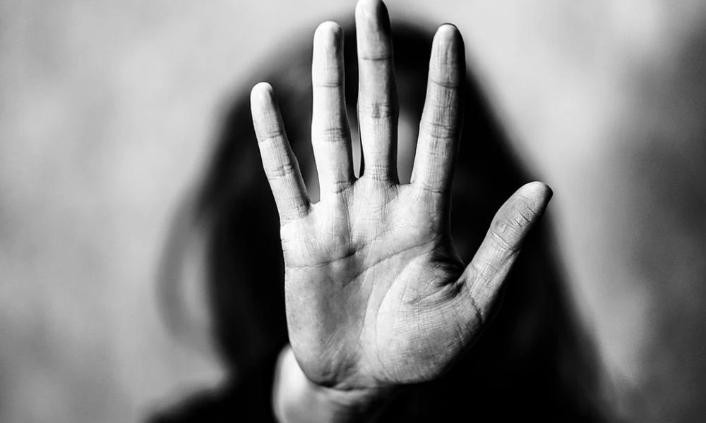 Νέο περιστατικό ενδοοικογενειακής βίας: 40χρονος εμβόλισε την πρώην σύζυγο του με το αμάξι του